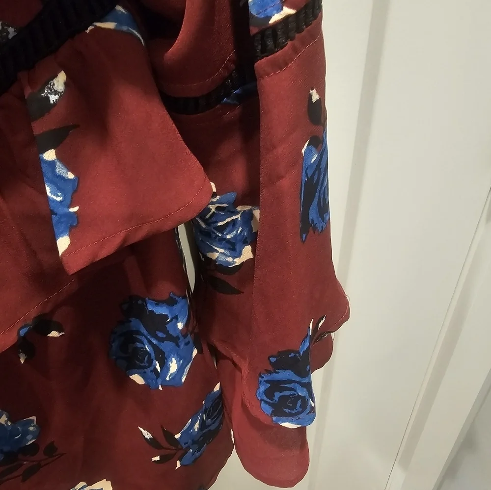 NWT GB Gianni Bini Wine Floral Ruffle Romper – Size Small Long Sleeve